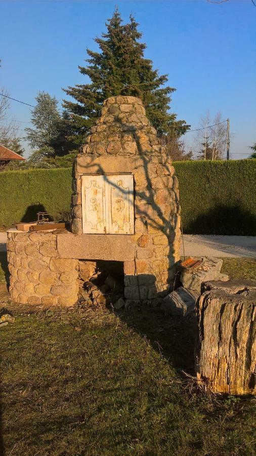 فندق Chambre De La Baronne De Rochegrosse Saint-Maurice-en-Gourgois المظهر الخارجي الصورة